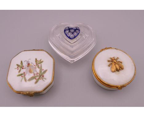 Two Limoges porcelain boxes and a heart shaped Murano glass trinket box. Bee motif box 5.5 cm diameter.