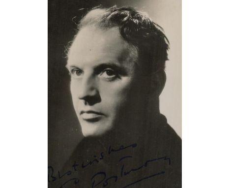 Eric Portman signed 6x4 inch vintage black and white photo. Good condition Est.