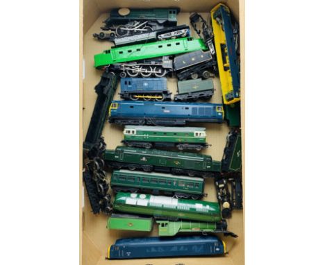 Assorted OO Locomotive Parts - All for Spares. P&amp;P Group 3 (£25+VAT for the first lot and £5+VAT for subsequent lots) 