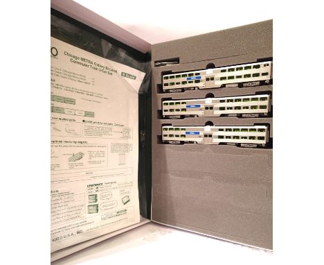 Kato 8702 Chicago Metra Gallery Bi level commuter train three car set coaches. P&amp;P Group 1 (£14+VAT for the first lot and