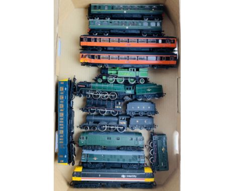 11x Playworn OO Gauge Locomotives - Including DMU's - All Unboxed. P&amp;P Group 2 (£18+VAT for the first lot and £3+VAT for 