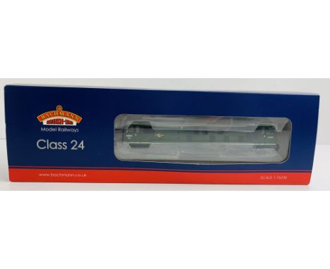 Bachmann 32-430B Class 25 Br Green - Boxed. P&amp;P Group 2 (£18+VAT for the first lot and £3+VAT for subsequent lots) 
