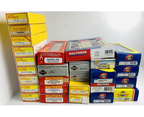 28x Walthers, Athearn, Proto, Accurail HO Freight Wagons - Boxed. P&amp;P Group 3 (£25+VAT for the first lot and £5+VAT for s