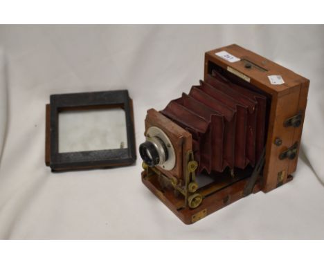 A J Lancaster &amp; Son, Birmingham 'the Instantograph' camera with Wray, London 31/4inch f4,5 lens No126477
Concertina bello