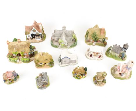 A collection of assorted Lilliput Lane model cottages. Max. H9cm