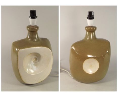 TREMAEN POTTERY.
A Tremaen, Newlyn 'Boscawen' lamp base. Height 28cm. 