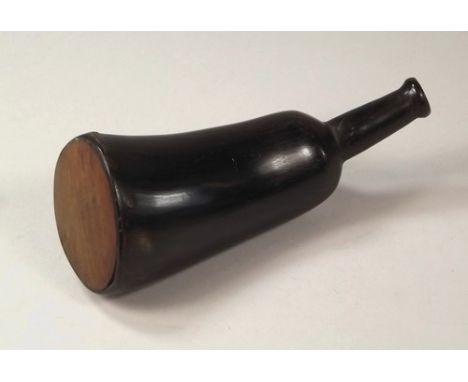 POWDER FLASK.
A small horn powder flask. Length 10cm. CONDITION REPORTS: This powder flask is in good, original condition. Th