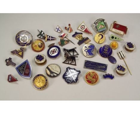 ENAMEL BADGES.
Various badges including Clubs, Societies etc.
Note: Lots 400-414 are mostly badges by Miller of Birmingham. M