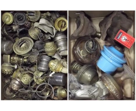 OIL LAMP PARTS ETC.
A large quantity of oil lamp bases, wicks & other parts etc.