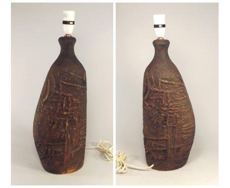 TREMAEN POTTERY.
An early Tremaen, Newlyn lamp base. Possible early production. Height 40cm. 