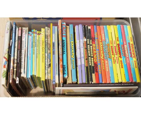 Assorted comic annuals to include the Dandy, Beano, Beezer, Tom &amp; Jerry, Marvel, Valiant, Eagle annuals, Dennis the Menac