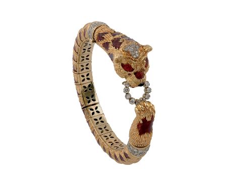 354 BRACCIALE IN SMALTO E DIAMANTI DI FRASCAROLO, 1967 realizzato a segmenti articolati in oro giallo e smalti terminanti con