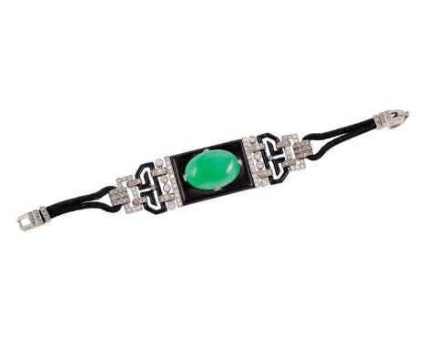 365 BRACCIALE DECO’ IN GIADEITE, ONICE E DIAMANTI, 1925 CIRCA realizzato in platino con elemento rettangolare in onice e giad