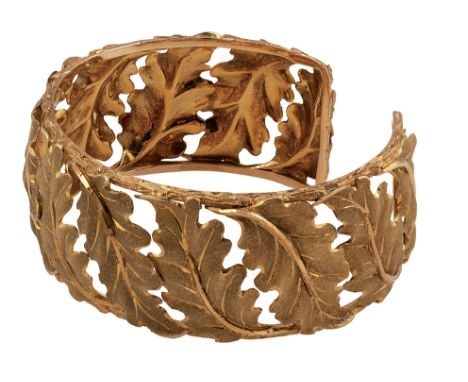 361 BRACCIALE RIGIDO in oro rosé a foglie di quercia satinate, traforate e incise. Gr 44,30 PINK GOLD BANGLE Representing ope