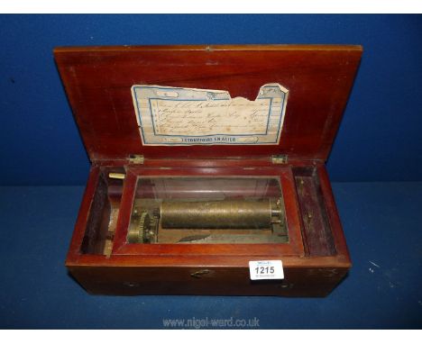 A compact 6 airs cylinder Music box for renovation (comb missing), 13 7/8'' x 6 7/8'' x 5 1/8'' high.
