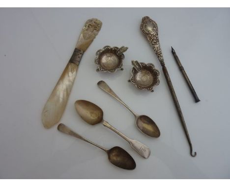 A miscellaneous collection of three teaspoons, various makers, London, 1798, 1810 & 1825, one with crest, 46g in total; a pai