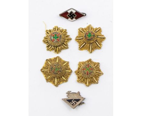 WWII era German Hitler Youth enamel members badge, marked RZM BM1/122 probably reproduction (minor cracking to enamel) plus a