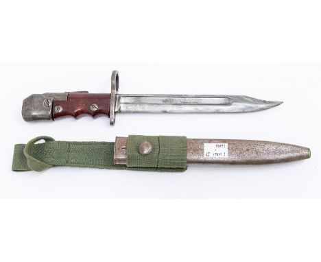 British Number 7 MKI/L Bayonet, with swivelling pommel and resin Paxolin grips, steel cross guard and scabbard, broad arrow m