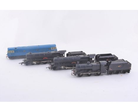 OO gauge railways, to include unusual Tri-ang R357 diesel engine in blue, "Princess Victoria" locomotive, "Princess Elizabeth