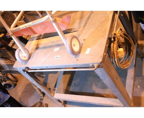 300mm circular saw 230v with adjustable height with stop/start button. Not available for in-house P&PCondition Report: All el
