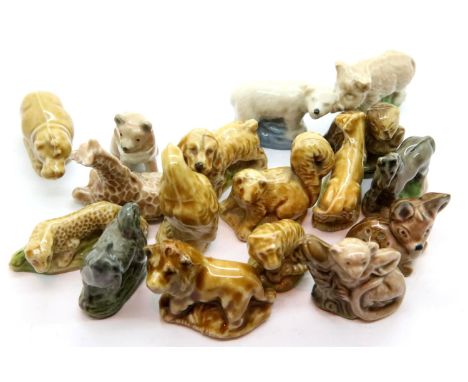 Quantity of miniature ceramic animals. P&amp;P Group 1 (£14+VAT for the first lot and £1+VAT for subsequent lots) 