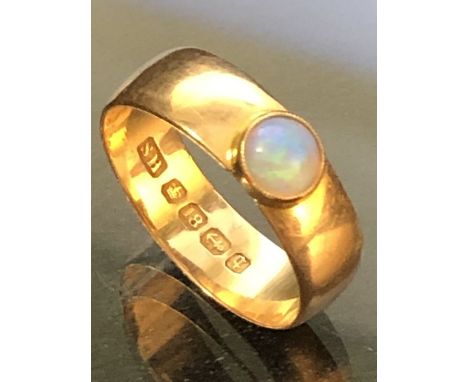 18ct Gold wide band fully hallmarked ring set with a single opal approx 4mm in diameter, size 'L' &amp; total weight 3.2g