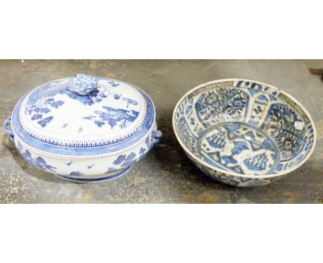 Persian (Iran) blue and white bowl, probably 18th century, painted with panels of flowers and lappet-shaped ornament, 28.3cm 