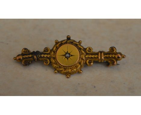 9ct gold ornate seed pearl brooch, approx weight 2.5g