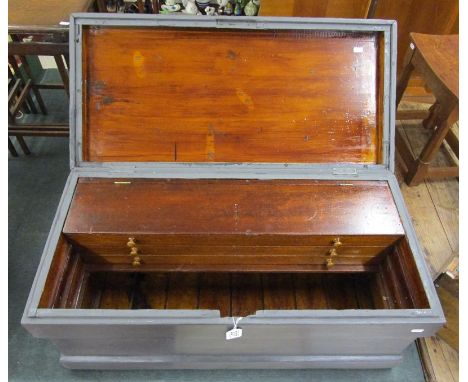 Vintage fitted tool chest