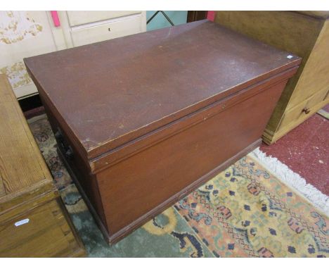 Fitted wooden trunk