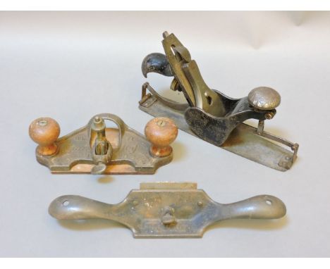A Stanley no 113 compass plane, Stanley no 71 'Granny's Tooth' router, and a Record no 080 scraper