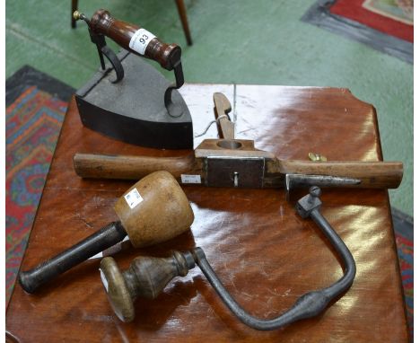 Tools - a 19th century brass mounted beech coachbuilder's router, by Buck, Tottenham Court Road, wing-nut adjustment, 39.5cm 