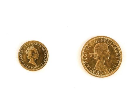 Elizabeth II, Sovereign 1962, obv. Gillick portrait of the Queen facing right, rev. Pistrucci, UNC; sold together with Elizab
