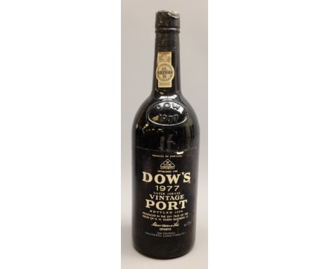 Dow's 1977 Silver Jubilee Vintage Port, bottled 1979, produced in the 25th Year of the Reign of QE II, no proof or contents g