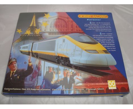 OO Gauge - Hornby Model Railways - A Class 373 Eurostar Train Set to include powered unit, unpowered loco and two passenger c