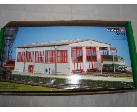 HO Gauge - An unbuilt Kibri 9352 engine shed kit as lotted - contents not checked, appear complete (E-BVG)