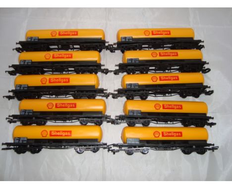 OO Gauge - General Model Railways - A large quantity of unboxed Shellgas tanker wagons by Lima as lotted (10) (VG - unboxed)