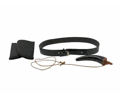 Mexican black leather gunbelt, horn flask with wooden caps, L28cm and two soft pistol covers (4)