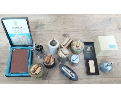 A quantity of assorted vintage lighters including Wedgwood, Ronson etc.