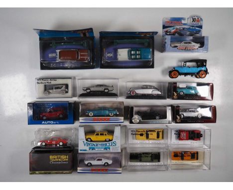 A group of mostly 1:43 scale boxed and unboxed models of American cars, to include DANBURRY MINT, EAGLE RACE and AUTO ART, G/