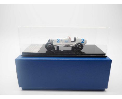 A 1:43 scale REPLICARZ R403014, ltd edition hand built resin model of the 1929 Indianapolis 500  winning Indianapolis 500 Sim