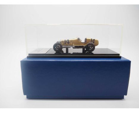 A 1:43 scale REPLICARZ R43004, ltd edition hand built resin model of the 1928 Indianapolis 500 winning  Miller Special, drive