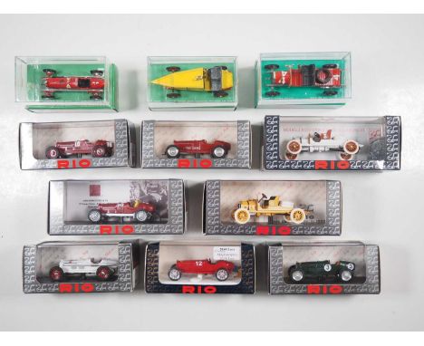 A group of boxed 1:43 scale models by RIO, comprising of assorted early Grand Prix racing cars', VG/E  in G/VG perspex cases 