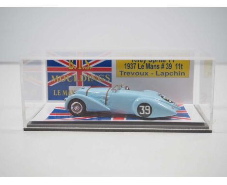 A 1:43 scale B.T.S. MOULDINGS hand built resin model of a 1937 Le Mans No 39 Riley Sprite TT, VG/E in G/VG perspex case.