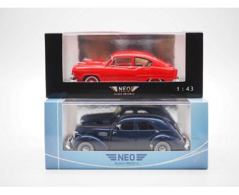 A pair of 1:43 scale hand built resin models by NEO, comprising of a NEO45965 Kaiser Henry J (1951) and a NEO46610 Graham Hol