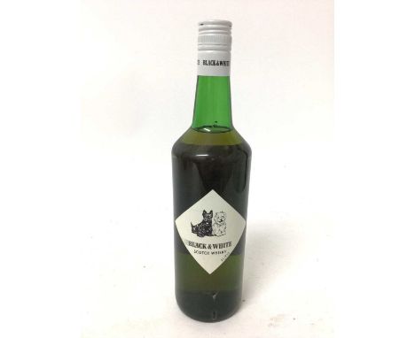 Black &amp; White, Buchanan's Choice Old Scotch Whisky, screw top, 70 proof, 26 2/3 fl. ozs, one bottle