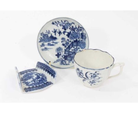 Rare Worcester blue and white teacup, a Caughley asparagus server and a Lowestoft blue and white saucer (3)Condition report: 