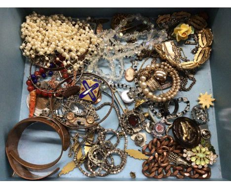 Vintage costume jewellery and bijouterie