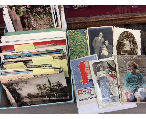 Large quantity of vintage and later postcards