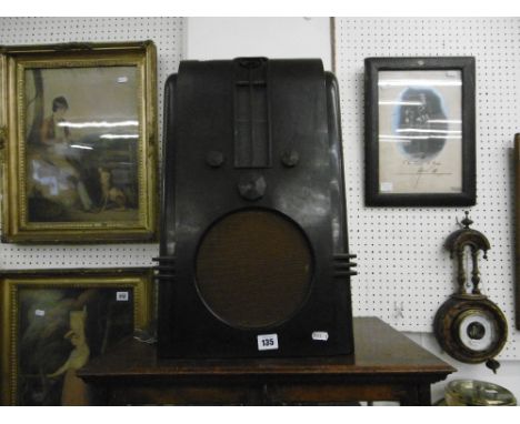 A LARGE ART DECO BAKERLITE CASED EKCO AC97